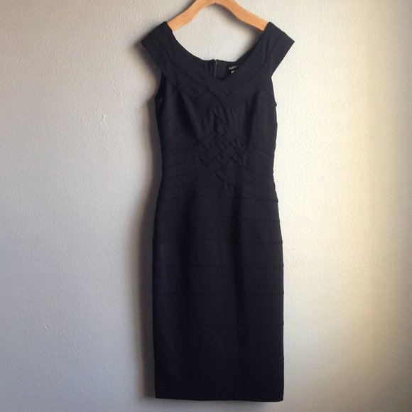 Tadashi Shoji Dresses & Skirts - Tadashi Shoji Dress Sz S EUC